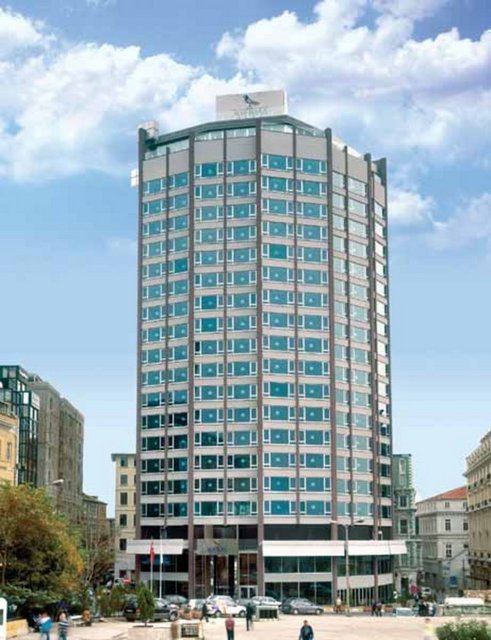 The Marmara Pera / Tepebaşı Tel: (0 212 334 03 00) -