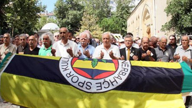 4 Eylül: Fenerbahçe Kulübü Yüksek Divan Genel Kurul Üyesi ve sarı-lacivertli  -  - kulübün atletizm şubesi eski yüksek atlama rekortmeni Erdal Akkan, vefat etti. -