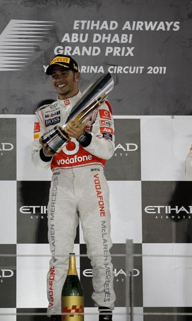 13 Kasım: Formula 1 Abu Dabi Grand Prix'sini McLaren pilotu Lewis Hamilton kazandı ve bu sezon 3. şampiyonluğunu elde etti.