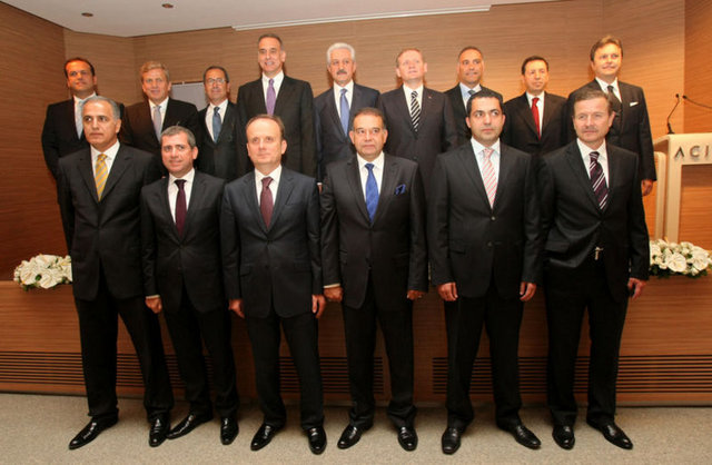 29 Haziran: Türkiye Futbol Federasyonu Seçimli Olağan Genel Kurulu'nda tek aday olan Mehmet Ali Aydınlar, 201 delegenin oyunu alarak başkanlığa seçildi. Genel kurulda, daha önce üyeliği askıya alınan Ankaraspor'un, yapılan oylama sonrasında üyeliğinin devamına ve gelecek sezon Bank Asya 1. Lig'de mücadele etmesine oy çokluğuyla karar verildi.