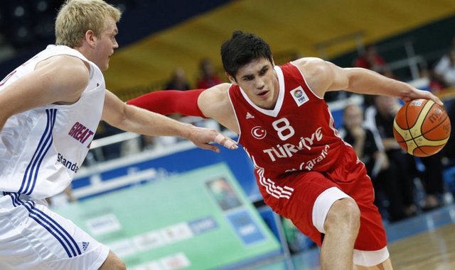 1 Eylül: Litvanya'da devam eden 2011 Avrupa Basketbol Şampiyonası Finalleri'nde  -  - Türkiye, A Grubu'ndaki ikinci maçında Büyük Britanya'yı 90-61 yendi. -