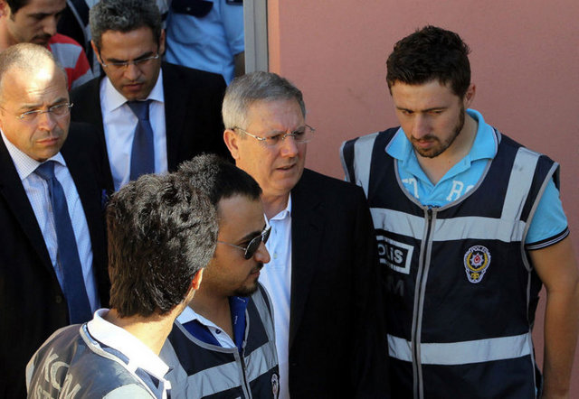 Soruşturmayı yürüten özel yetkili İstanbul Cumhuriyet Savcısı Mehmet Berk, Fenerbahçe Spor Kulübü Başkanı Aziz Yıldırım, Fenerbahçeli yöneticiler İlhan Ekşioğlu ve Şekip Mosturoğlu ile Beşiktaş Jimnastik Kulübü yöneticisi Serdal Adalı ve teknik direktörü Tayfur Havutçu'nun da aralarında bulunduğu 31'i tutuklu 93 şüpheliye ilişkin iddianameyi tamamladı.