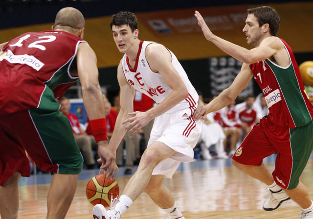 31 Ağustos: 2011 Avrupa Basketbol Şampiyonası Finalleri Litvanya'da başladı. A  -  - Grubu'nda yer alan Türkiye, ilk maçında Portekiz'i 79-56 yendi ve ilk gün maçları  -  - sonunda grubunda averajla ilk sırada yer aldı. -