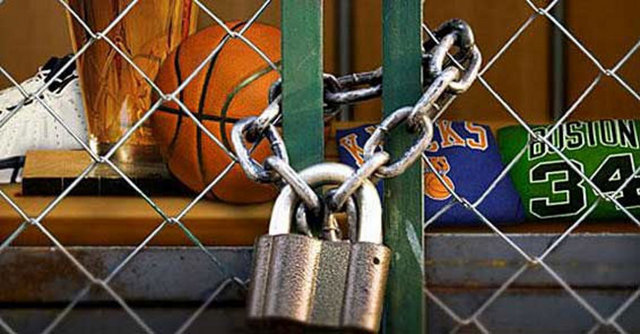 1 Temmuz: NBA'de, oyuncular ve takım sahipleri arasında anlaşma sağlanamaması üzerine lokavt kararı alındı.