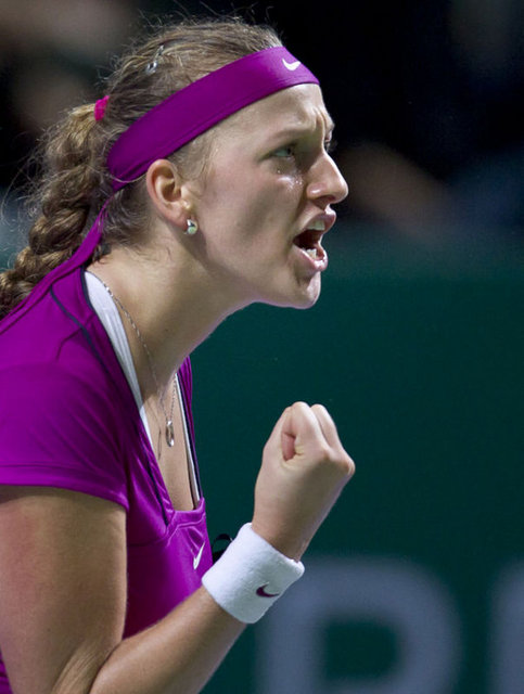 12 Eylül: ABD Açık Tenis Turnuvası kadınlar finalinde Avustralyalı Sam Stosur,  -  - Amerikalı Serena Williams'ı 2-0 yendi ve kariyerinin ilk Grand Slam şampiyonluğunu  -  - elde etti. -