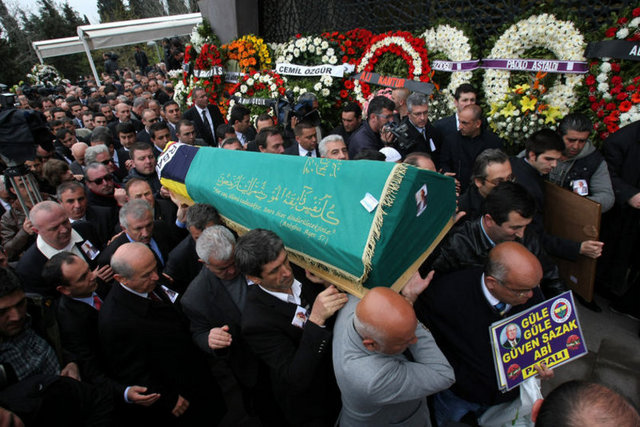 26 Nisan: Fenerbahçe Kulübü eski başkanlarından Güven Sazak vefat etti. -