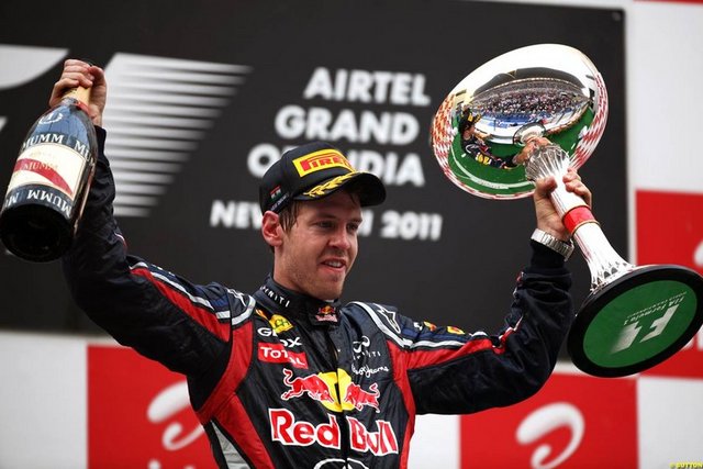 Formula 1'de sezonun 17'nci yarışı olan Hindistan Grand Prix'sini Red Bull'un Alman pilotu Sebastian Vettel kazandı.