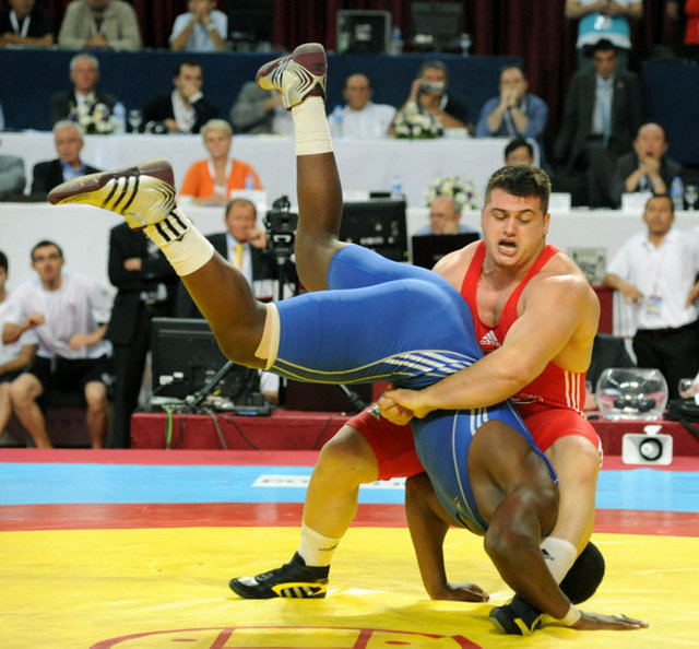 İstanbul'un ev sahipliğinde düzenlenen 2011 Dünya Güreş Şampiyonası, madalya ve kapanış töreniyle sona erdi. Şampiyona sonunda Grekoromen Milli Takımı, 2. oldu. Grekoromen stilde 7 sıklette yapılan yarışmalar sonucunda 1 altın, 1 gümüş, 2 de bronz madalya alan Türkiye, serbest stilde ise 1 gümüş madalya kazanabildi. Serbest stilde takım halinde 10. sırayı elde eden Türkiye, bayanlarda ise 15. oldu.