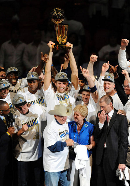 13 Haziran: NBA'de 2010-2011 sezonunun şampiyonu Dallas Mavericks oldu. Finalde Doğu Konferansı şampiyonu Miami Heat ile karşılaşan Dallas Mavericks, seriyi 4-2 kazanarak tarihinde ilk NBA şampiyonluğuna ulaştı. Finallerin en değerli oyuncusu (MVP), şampiyon Dallas Mavericks'den Dirk Nowitzki seçildi.