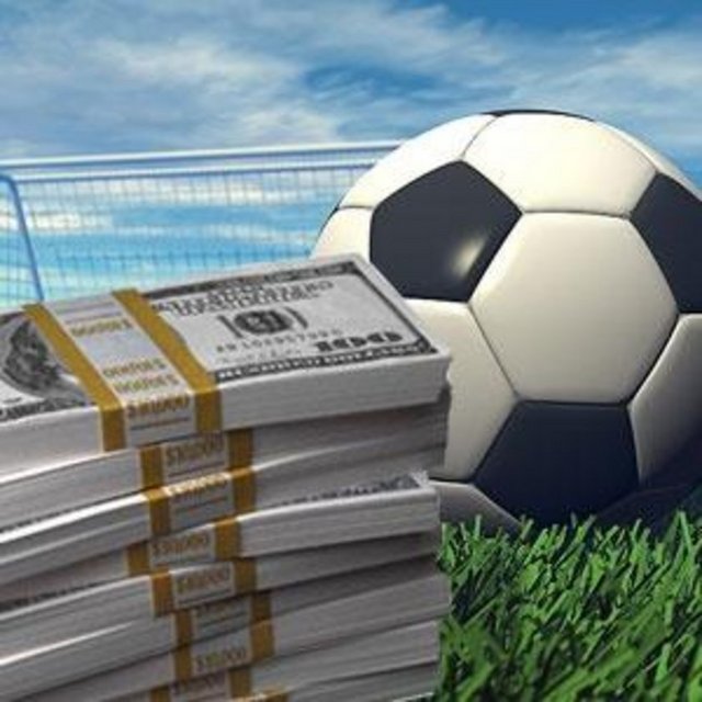 2 Aralık: İstanbul Cumhuriyet Başsavcıvekilliğince yürütülen futbolda şike iddialarına yönelik soruşturmaya ilişkin iddianame tamamlandı.