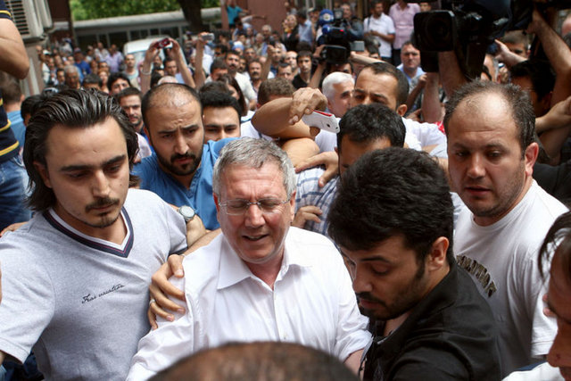 3 Temmuz: İstanbul Cumhuriyet Başsavcılığı ile İstanbul Emniyet Müdürlüğü koordinesiyle, Spor Toto Süper Lig ve Bank Asya 1. Lig'in 2010-2011  -  - sezonuna yönelik soruşturma başlatıldı.