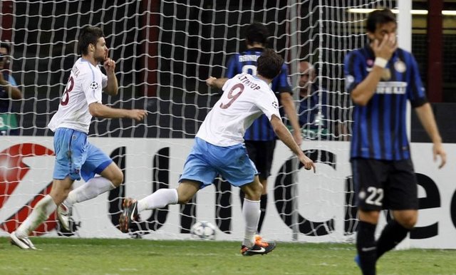 UEFA Avrupa Şampiyonlar Ligi (B) Grubu'nda Trabzonspor, İnter'i deplasmanda 1-0  -  - yendi ve tarihinde ilk kez oynadığı grup maçlarında galibiyet elde etti.