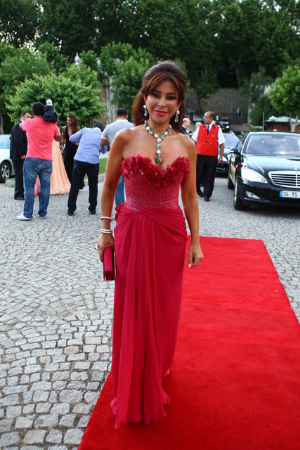SUZAN SABANCI DİNÇER