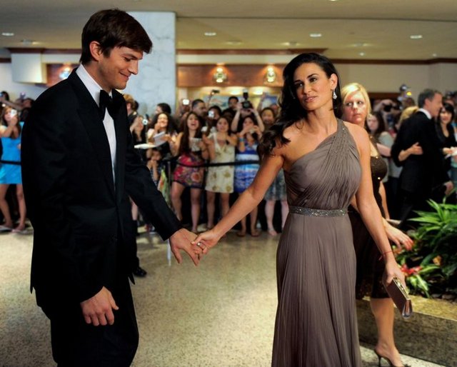 DEMİ MOORE - ASHTON KUTCHER  