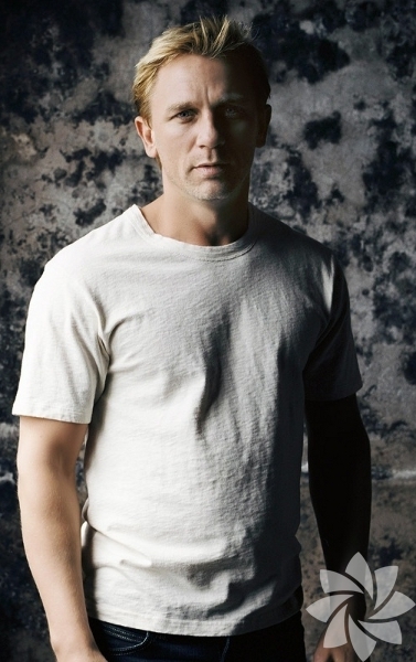 Daniel Craig