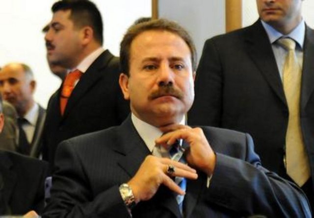 21 EKİM - Deniz Feneri e.V. soruşturması kapsamında tutuklu bulunan Zahid Akman, Zekeriya Karaman, İsmail Karahan, Mustafa Çelik, İzzet Kurum ve Ali Solak tahliye edildi. Gazeteci Hikmet Bila kansere yenildi. Milliyet, Cumhuriyet ve Vatan gazetelerinde çalışan usta köşe yazarı Hikmet Bila, 57 yaşında vefat etti. -