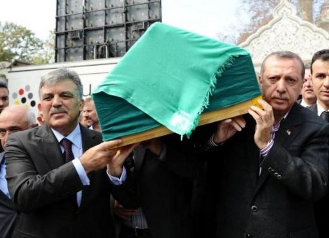 6 EKİM - Başbakan Recep Tayyip Erdoğan'ın annesi Tenzile Erdoğan, vefat etti. -