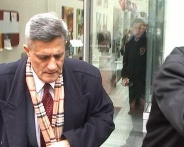 9 MART - Ergenekon soruşturması kapsamında mahkemeye sevk edilen MİT görevlisi Kaşif Kozinoğlu, terör örgütü üyesi olmak ve devletin güvenliğine ilişkin gizli bilgileri temin etmek, açıklamak suçlarından tutuklandı. -