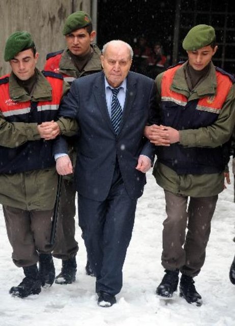 8 MART - 14 yaşındaki B.Ç'ye cinsel istismardan 13 yıl hapis cezasına çarptırılan ve 2.5 yıl hapis yatan Hüseyin Üzmez, CMK'nın 102. maddesinden yararlanarak serbest kaldı. -