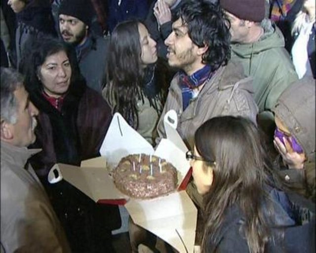 9 ARALIK - Ankara'daki Hopa protestolarıyla ilgili 22'si tutuklu 28 kişinin yargılandığı davada, tutuklu sanıkların tümünün tahliyesine karar verildi. -