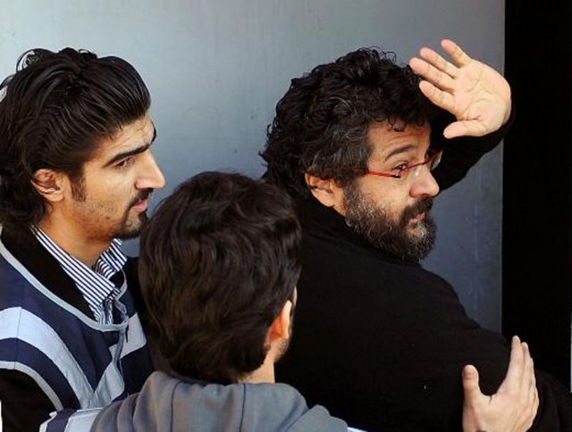 14 ŞUBAT - Ergenekon soruşturması kapsamında evinde arama yapılan Odatv yöneticisi Soner Yalçın gözaltına alındı. -