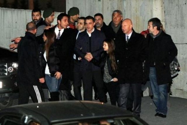 12 ARALIK - Özel yetkili İstanbul 16. Ağır Ceza Mahkemesi, futbolda şike iddialarına ilişkin davada, BJK yöneticisi Serdal Adalı ve teknik direktörü Tayfur Havutçu'nun da aralarında bulunduğu 8 kişinin tahliyesine karar verdi. Doğu ve Güneydoğu illerinde toplumda sözü geçen, saygınlığı olan "mele" adı verilen kişilerin sınavda başarılı olmaları kaydıyla sözleşmeli imam hatip olarak Diyanet İşleri Başkanlığı kadrosuna alınacakları açıklandı. -