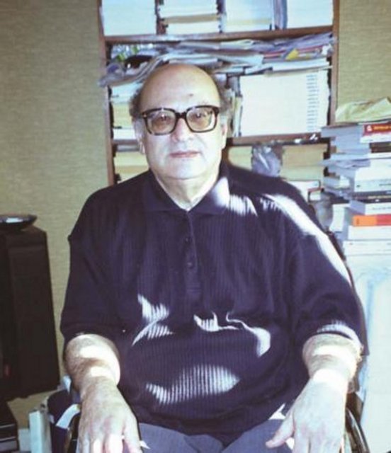 29 KASIM - Hukuk, siyaset bilimi ve sosyoloji uzmanı Prof. Dr. Server Tanilli vefat etti. -