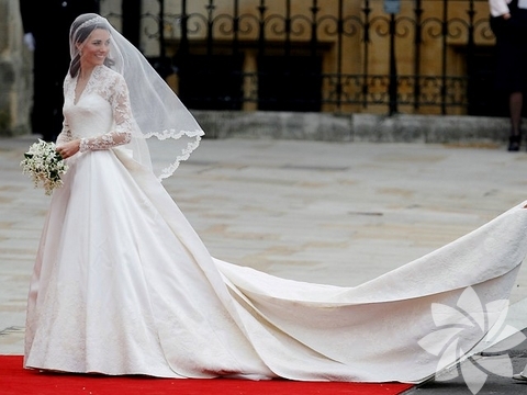 Kate Middleton - Alexander Mcqueen tarasımlı gelinlik