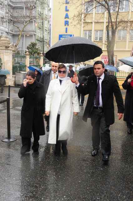 TANSU ÇİLLER 