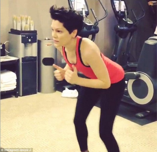 O yüzden aşırıya kaçmadan canım ne istiyorsa yiyorum.