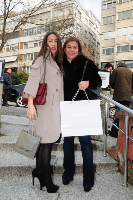 BANU TARAKÇIOĞLU, ESRA TAŞAR
