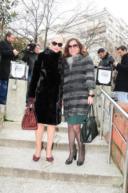 ARZU ATABARUT, ZEYNEP MADRA 