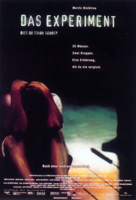 14-Deney (Das Experiment) (2001) -  - 2010'da bir Hollywood yeniden çevrimine malzeme olan yapıt, popüler sinema anlatısını iyi bilen Oliver Hirschbiegel'in çıkış filmi aynı zamanda. Moritz Bleibtreu'nun bir 'kapan'a tıkılıp 'denek' hayvanı haline getirilmesi kuşkusuz hapishane filmi alanına 'Biri Bizi Gözetliyor' mantığını sokmuştu. Bu da zaten "Deney"in kısa sürede uzun yollar kat etmesini sağladı.