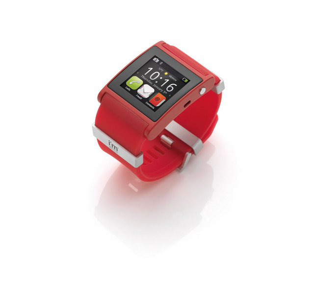 2 - I'm Watch: İtalyan tasarımı olan bu akıllı saat, Android 1.6 işletim sistemi ile çalışıyor. 240 x 240 piksel çözünürlüğünde 1.55 inçlik dokunmatik ekranı olan i'm watch, 64 ve 128 MB olmak üzere iki farklı depolama alternatifi ile sunuluyor.