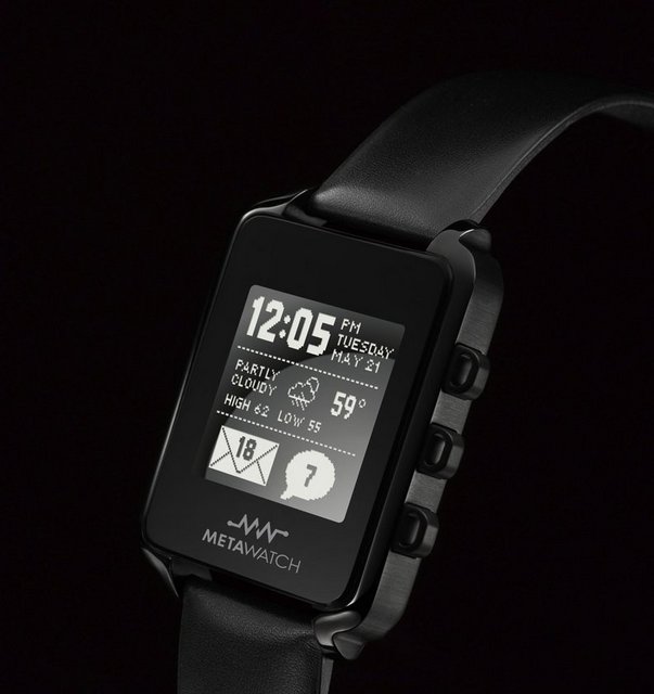 Su geçirmeme özelliği bulunan saat, Android işletim sistemli cep telefonları üzerinden mesaj ve e-posta alma, müzik kontrolü, takvim, arayanın numarasını gösterme gibi temel özellikleri de kulanıcısına sunuyor. Üzerinde bulunan 6 fiziksel tuşu ile yönetilen saat, günlük hava durumunu da gösteriyor. Fossil MetaWatch'un fiyatı 199 dolar.