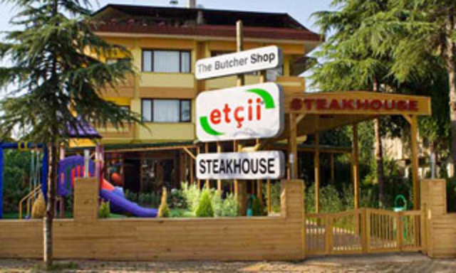 ** Etçi Steakhouse / Bahçeşehir Tel: (212 608 06 12) ücreti: 42 TL.