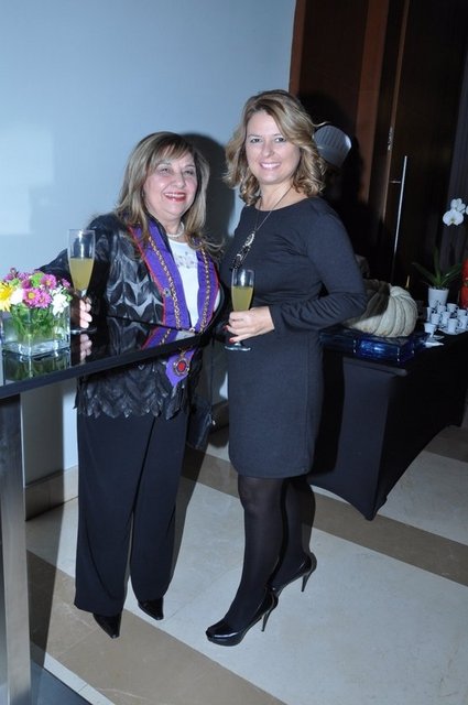 AYŞE ULUSES, FİGEN ÇAĞLAR