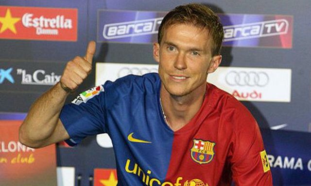 Alexander Hleb'in menajeri, Belaruslu futbolcunun Barcelona ile sözleşmesini feshettiğini açıkladı. Hleb ile Olympiakos'un ilgilendiği belirtildi.