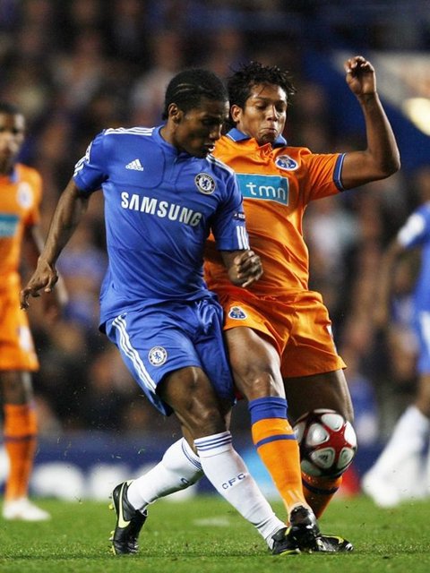 Inter, Porto'nun Kolombiyalı orta saha oyuncusu Freddy Guarin'i renklerine bağladı.