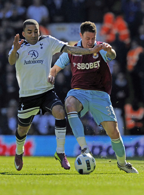 Manchester City savunma oyuncusu Wayne Bridge Sunderland ile anlaştı.