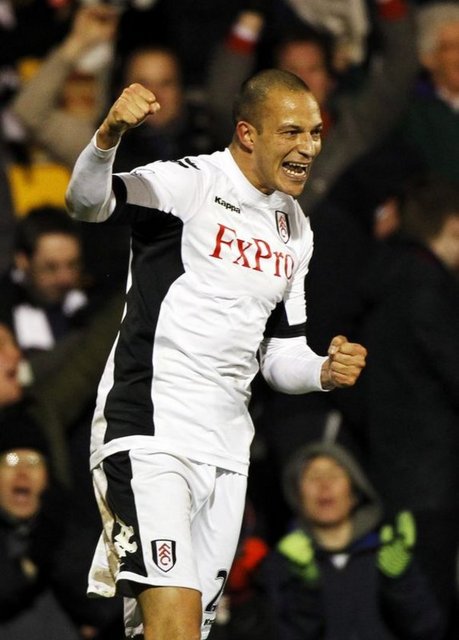 Fulham forveti Bobby Zamora 6 milyon euroya QPR'da.