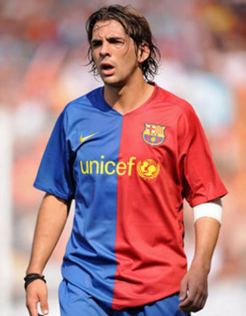 Espanyol, sözleşmesini feshederek Neuchatel Xamax'dan ayrılan Victor Sanchez ile 2.5 yıllık sözleşme imzaladı.