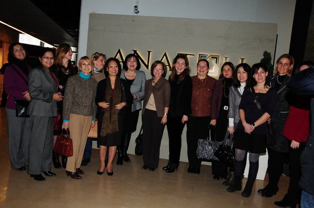 AYTEN ARBAKLI, FARZANA BENABDAHJELİL, NESRİN KARADAĞ, EBRU SANVER, SILVIA MAGRIPLI, MARY JENEWEN, ANNA JESTAKOVA, JAN KİLNER, BEYHAN BAĞIŞ, ARZU ENVER EROĞAN, MARIA MAGRO, YUKO HAYASHI, JESSİCA WALKER, MİNE GÜNDOĞDU, GÜLNAME TURAN