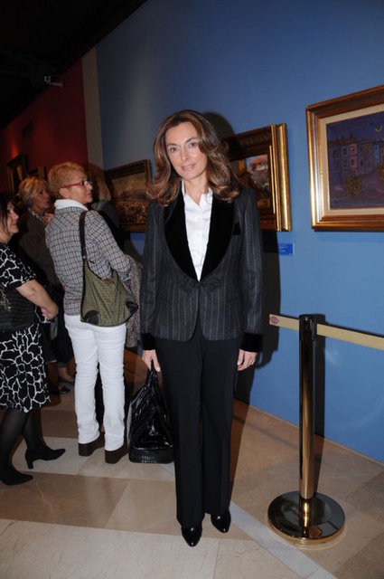 BANU ÇARMIKLI 