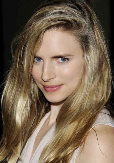 Brit Marling (28): Sound of My Voice, Another Earth gibi filmlerde oynayan yıldız ekonomi okudu.