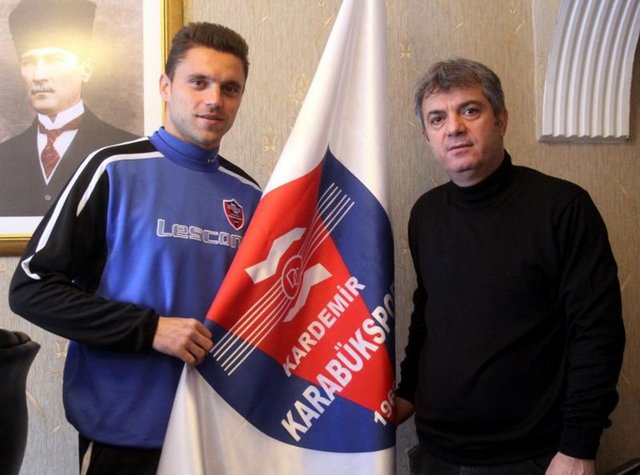 KARABÜKSPOR - GELENLER: Ergin Keleş - Ankaragücü, Bora Körk - Ankaragücü, Mehmet Yıldız - Eskişehirspor, Sanel Jahic - APOEL Nicosia, Jugurtha Hamroun - Chernomorets Burgas, Uğur Uçar - Ankaragücü, Larrys Mabiala - Nice, Anıl Karaer - Adanaspor, Kağan Söylemezgiller - Ankaragücü, Güven Varol - Ankaragücü, Mustafa Sarp - Samsunspor