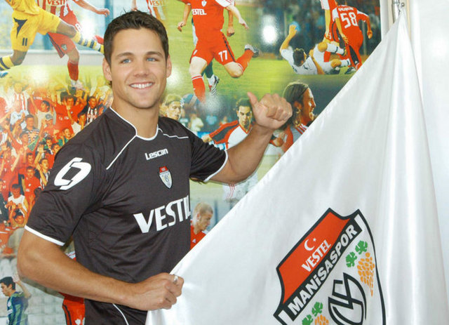 - MANİSASPOR - GİDENLER: Joshua Simpson - Young Boys,  -  - Yiğit Gökoğlan - Galatasaray, Adem Büyük - Kasımpaşa -