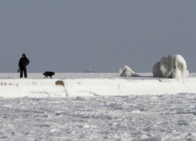 UKRAYNA: -32 DERECE, ÖLÜ SAYISI 130'U GEÇTİ, 75 BİN KİŞİ YARDIM ALIYOR
