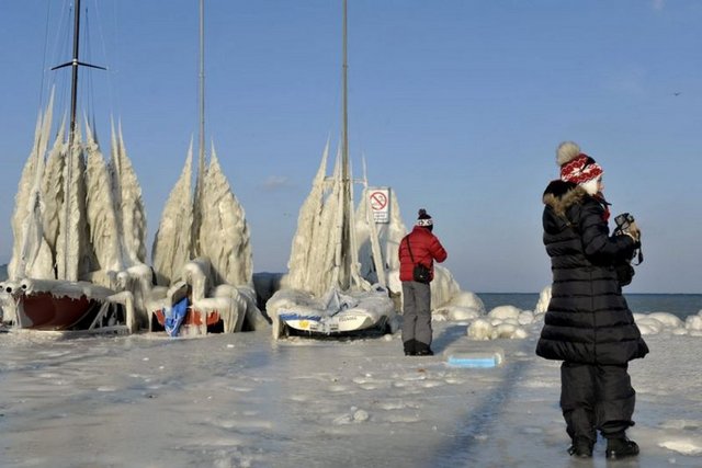 İSVİÇRE: -30 DERECE, RAYLAR BUZ TUTTU