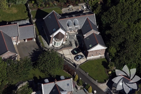 Catherine Zeta Jones - Michael Dougles evi